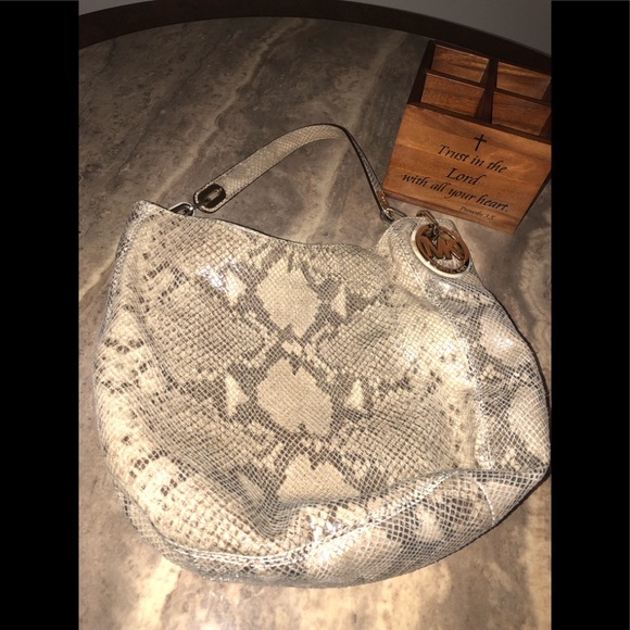 Michael Kors Handbags - MICHAEL KORS SHOULDER BAG